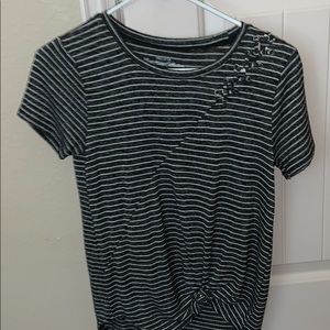 Hollister T